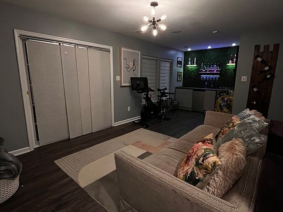 5th image of 6906 Stoddert Ln