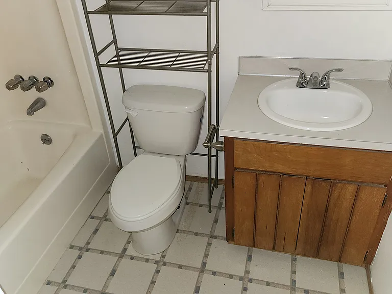 214 Mashell Ave S #4 — Photo 6