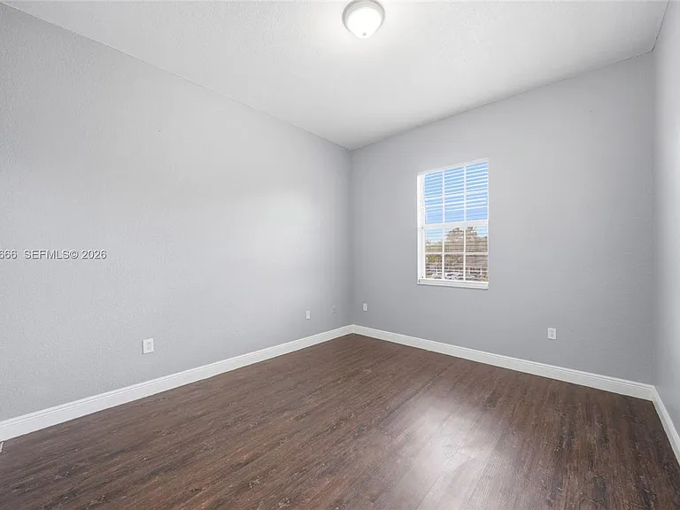 902 SW 8th Pl #902 — Photo 13