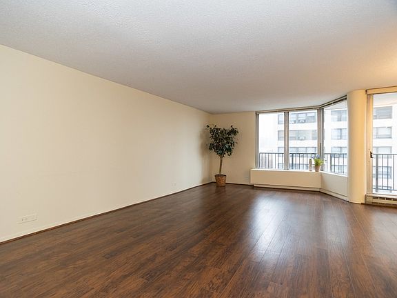 5th image of 4170 N Marine Dr APT 5H