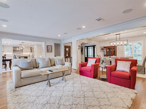 This home has a great open floor plan with beautiful HARDWOOD flooring that flows throughout.