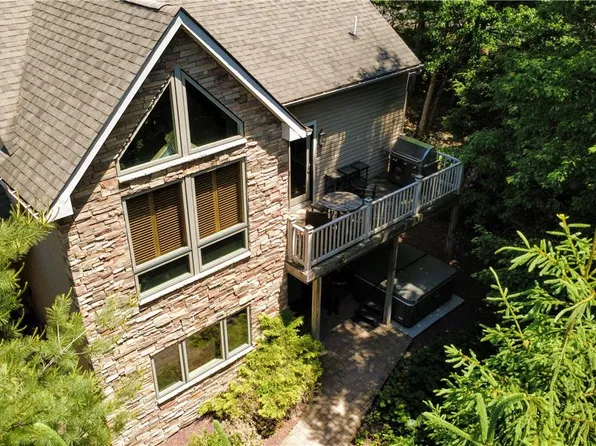 134 Longview Dr, Lake Harmony, PA 18624