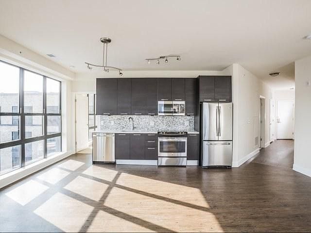 1st image of 2921 District Ave #100