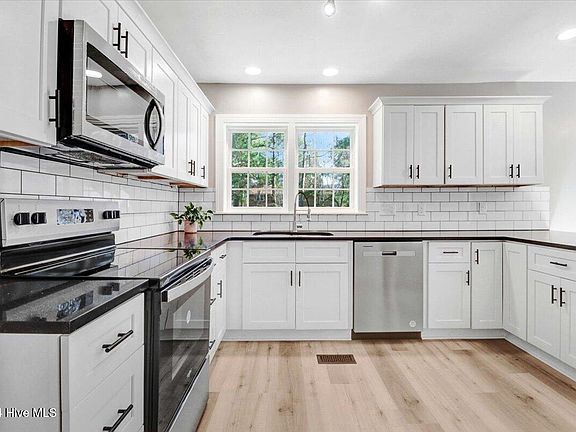 4th image of 2200 Glenhaven Lane