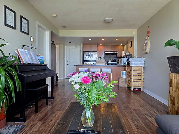 3rd image of 9133 Hemlock Dr #1707