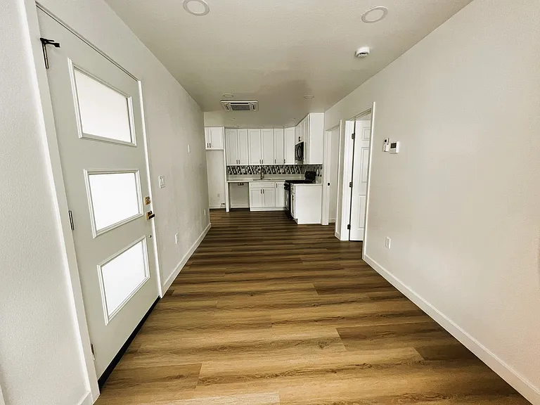 13811 La Pat Pl #4 — Photo 3