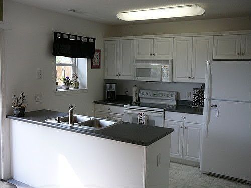 3rd image of 2405 Avalon Woods Dr