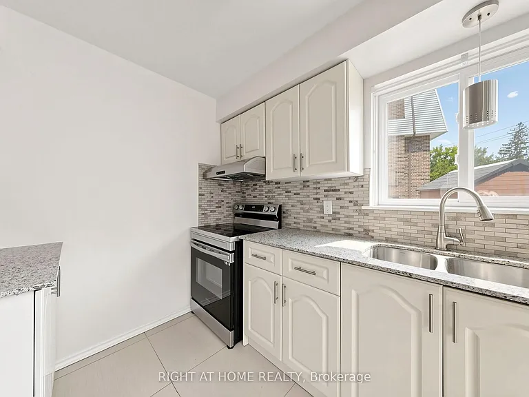148 Sexton Cres #MAIN — Photo 15