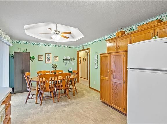 4th image of 1942 S Leslie Dr