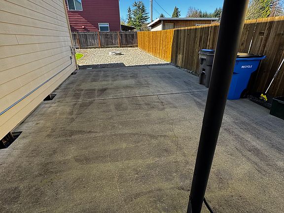5th image of 9102 NE 52nd Ave