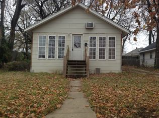 6134 Tracy Ave, Kansas City, MO 64110