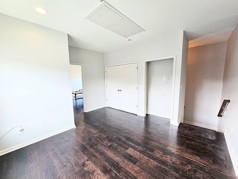 821 Westmoreland Cir NW — Photo 14