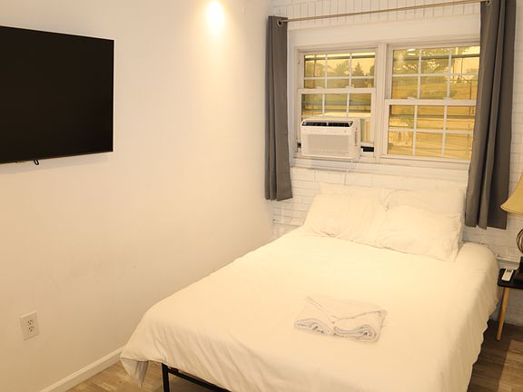 5th image of 455 Pavonia Ave #2A