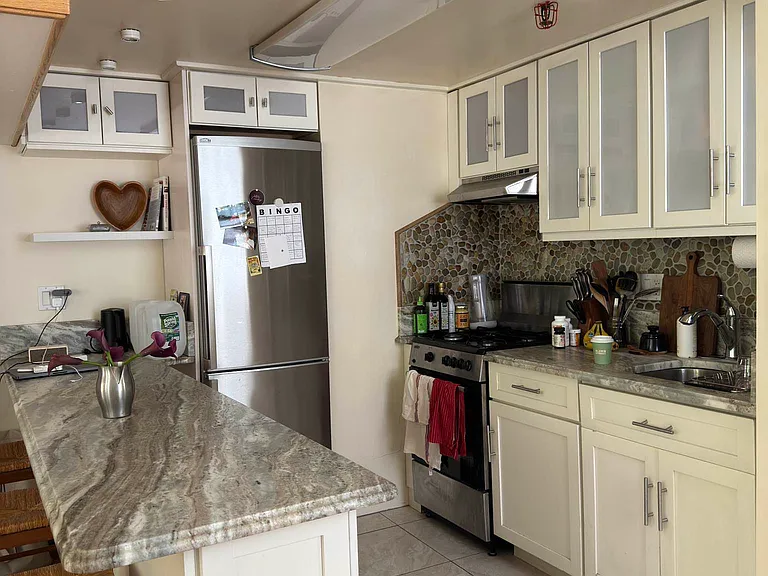 236 Henry St #4 — Photo 6