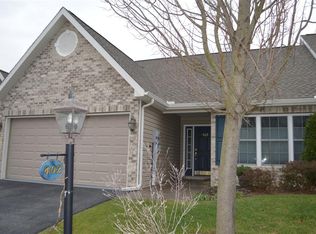 402 Touchstone Dr, Carlisle, PA 17015