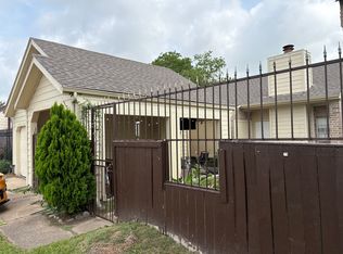 11814 Plumpoint Dr, Houston, TX 77099