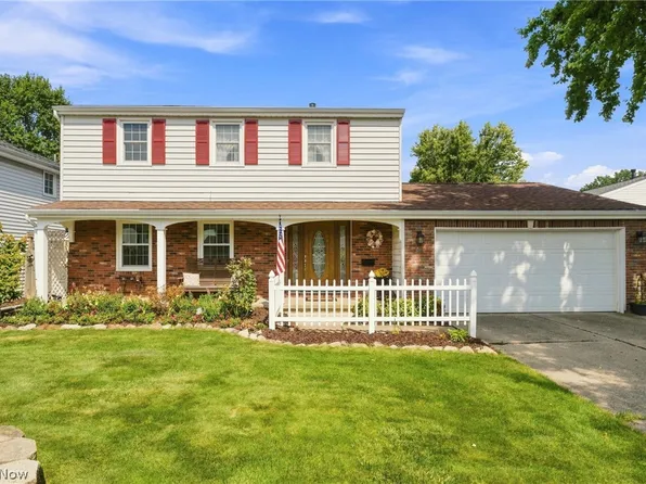 136 Illinois Cir, Elyria, OH 44035