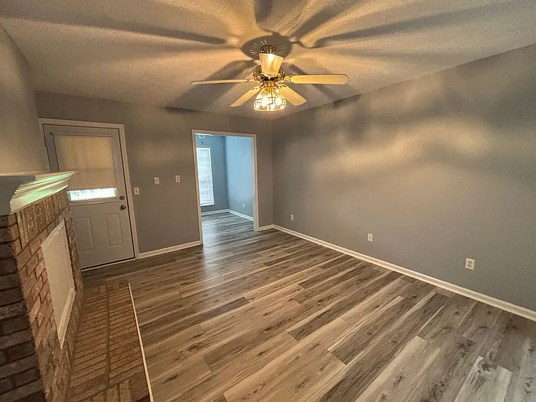 6903 Ross Dr — Photo 7