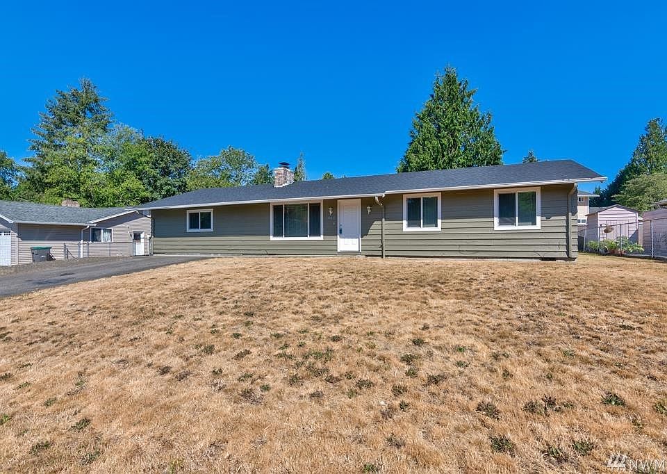 1st image of 462 NE Conifer Dr