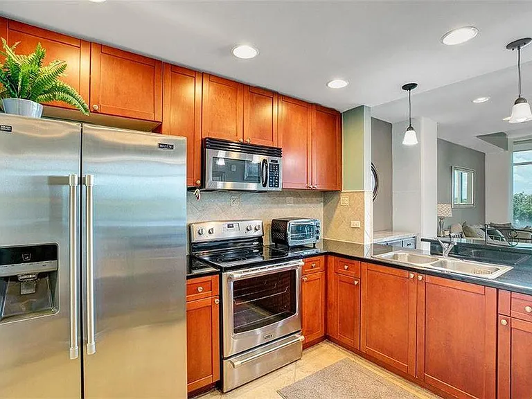525 E Jackson St #607 — Photo 13