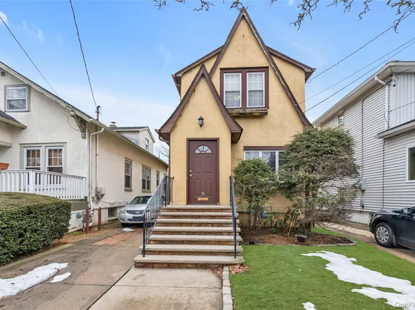 30 Putnam Avenue, Lynbrook, NY 11563