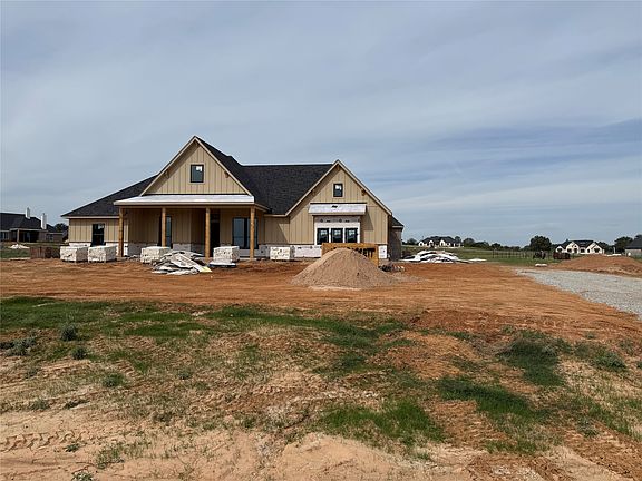 3rd image of 155 Daggett Dr