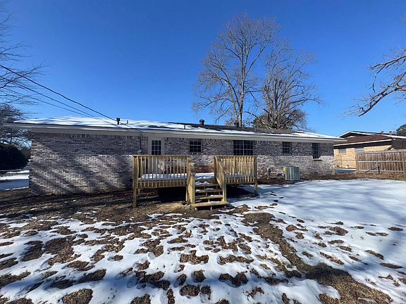 5th image of 2345 Southgate Dr