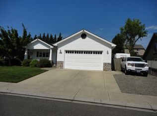 766 Meadowbrook Dr, Central Pt, OR 97502