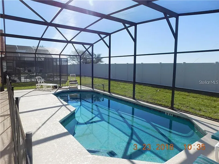 806 Solana Cir — Photo 2