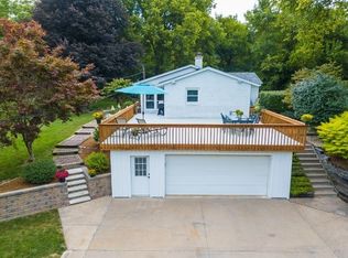 61 Barrington Cir, Hampton, IL 61256