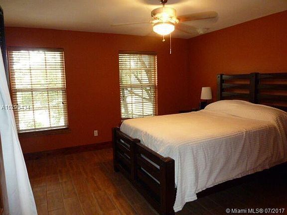5th image of 2211 NE 123rd St #221112