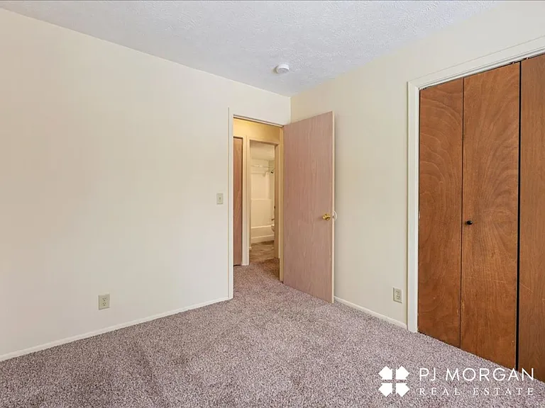 Oakbrook Apartments — Photo 16