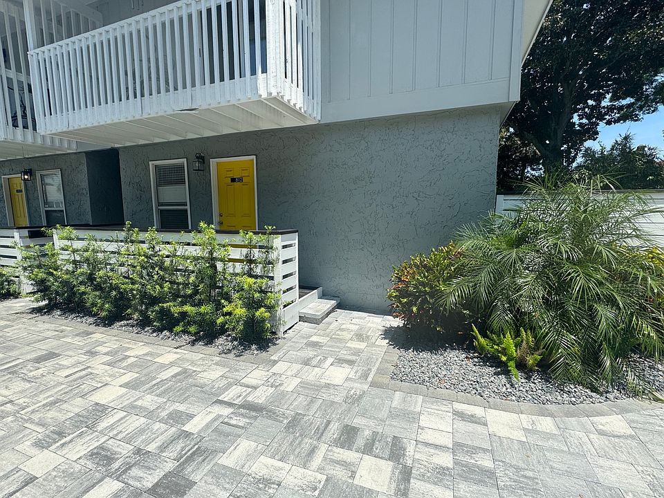 1st image of 812 2nd Ave N