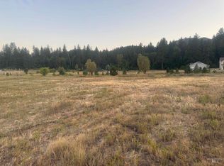 18 Singing Spgs, Garden Valley, ID 83622