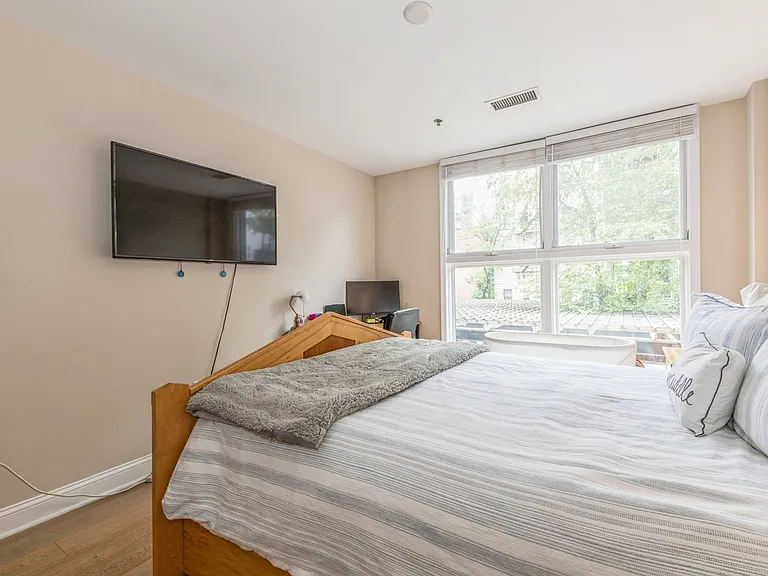 70 Adams St #2A — Photo 10