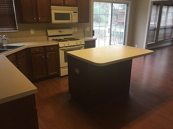 5th image of 8115 Robins Nest Ln