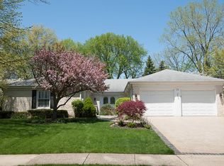 70 Kildare Ln, Deerfield, IL 60015