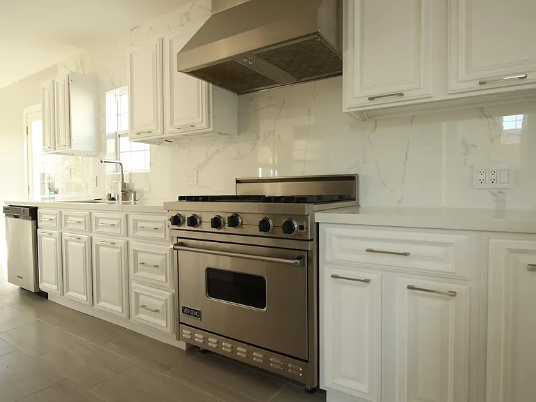 832 Rose Ave — Photo 4