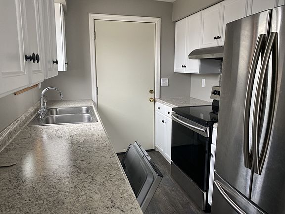 4th image of 1614 NW Harbor Ave