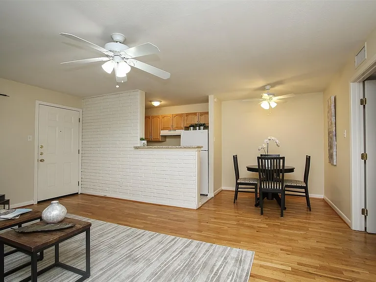 2208 Morse St #6 — Photo 11