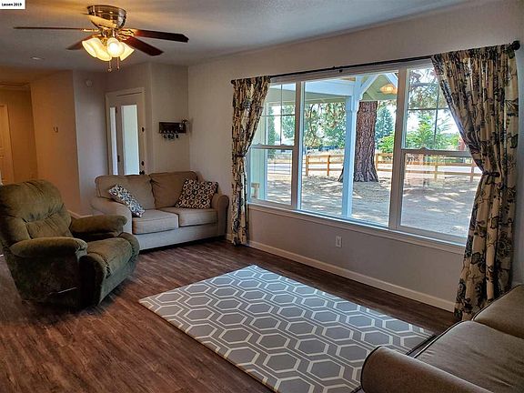 4th image of 714-895 Vista Ln