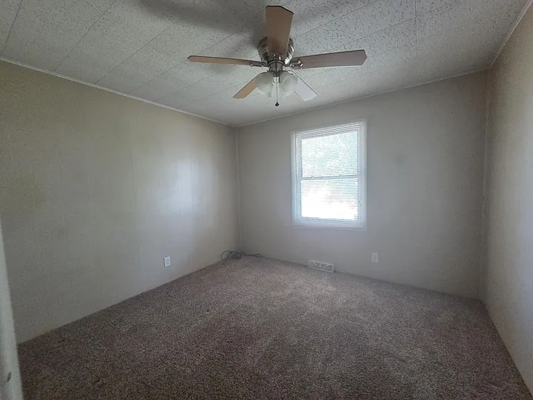 1516 Hale Dr — Photo 8