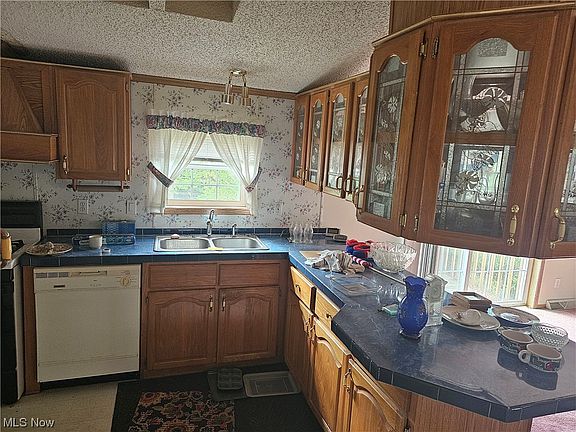 5th image of 1441 Lovers Ln NW