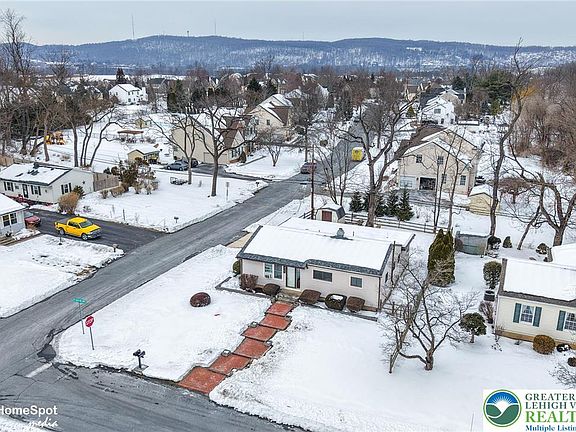 4th image of 3701 N Saucon Ave