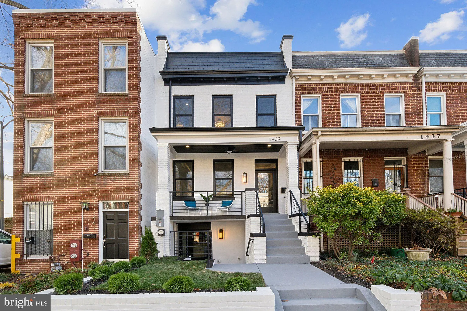 1439 A St SE photo 1
