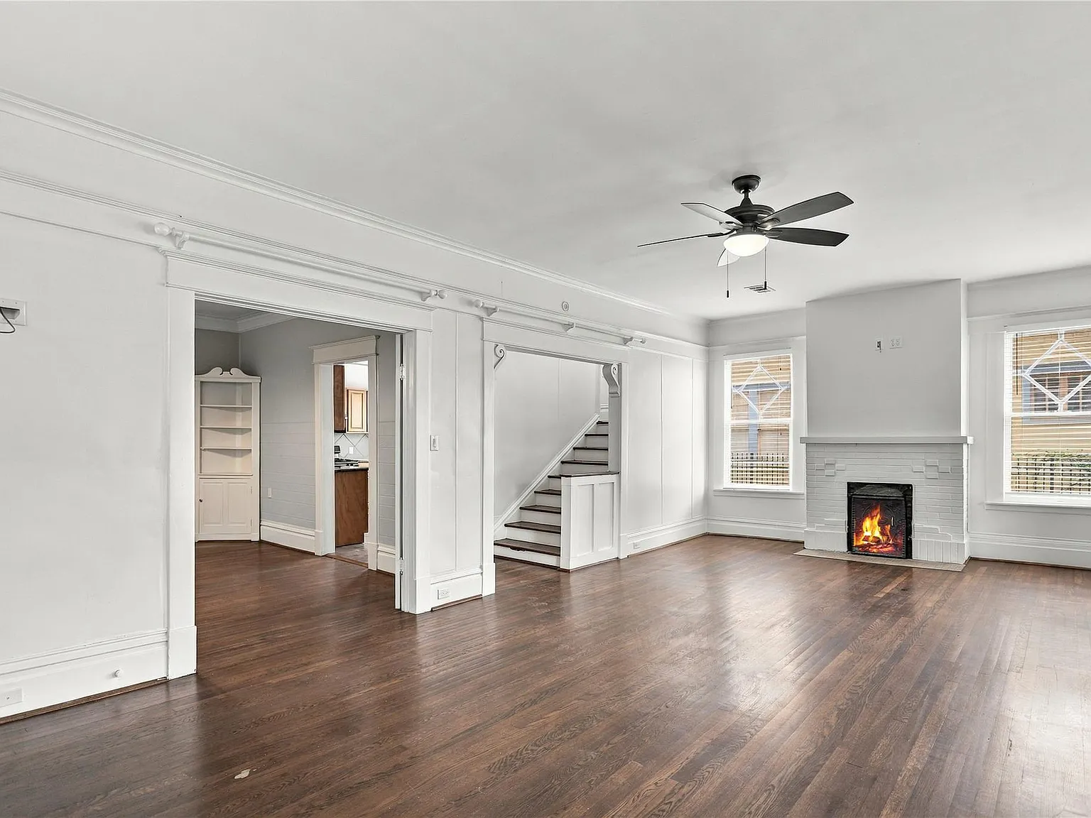 3 bed, 2.0 bath, 2576 sqft, $2,795 — Photo 4