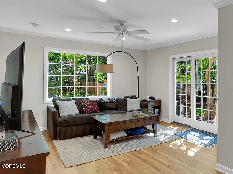 402 Morgan Pkwy — Photo 15