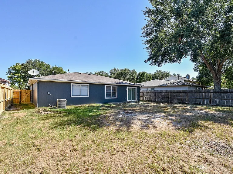7818 Summer Place Dr — Photo 30