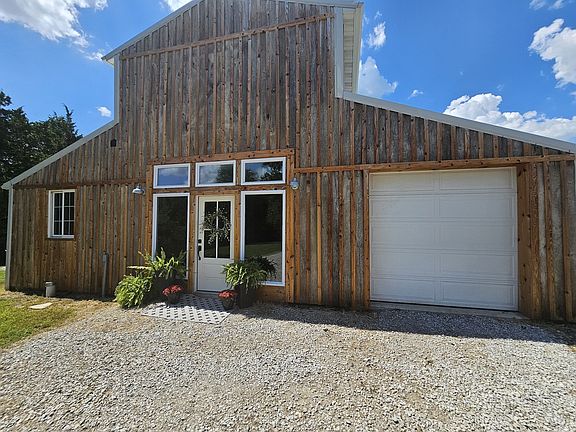 2nd image of 2673 County Farm Rd