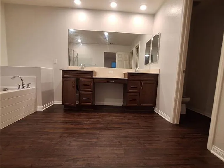 825 Parisa Pl — Photo 12